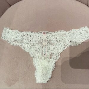Victorias Secret Dream Angels Lace Thong White  XS